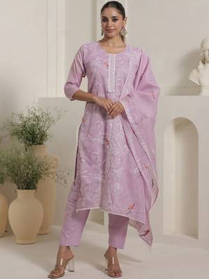 Women Floral Embroidered Round Neck Thread Work Kurta with Trousers & Dupatta 1