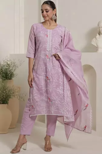 Women Floral Embroidered Round Neck Thread Work Kurta with Trousers & Dupatta
