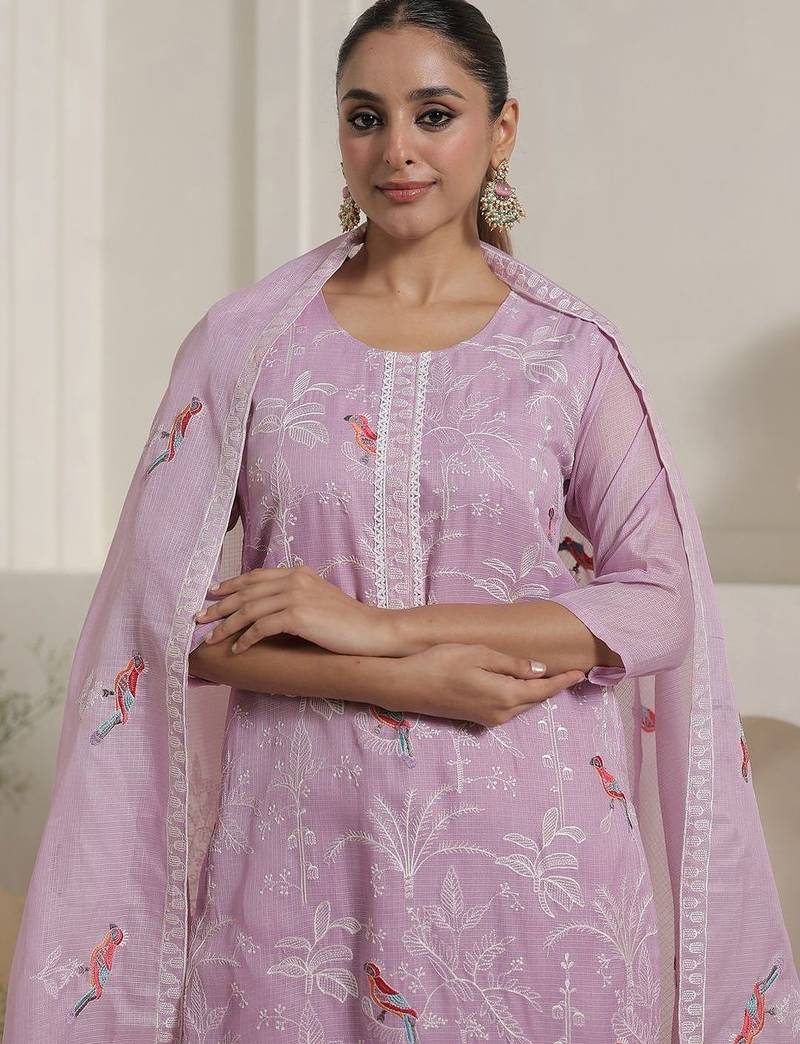 Women Floral Embroidered Round Neck Thread Work Kurta with Trousers & Dupatta