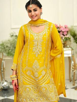 Women Ethnic Motifs Embroidered Kurta with Palazzos & Dupatta 2
