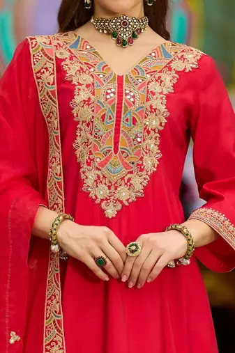 Women Embroidered Regular Thread Work Kurta with Trousers & Dupatta