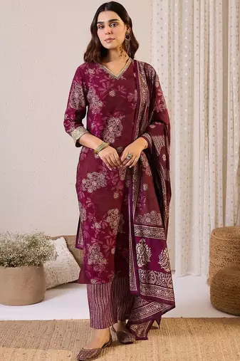 Women Floral Printed Regular Chanderi Silk Kurta with Trousers & With Dupatta