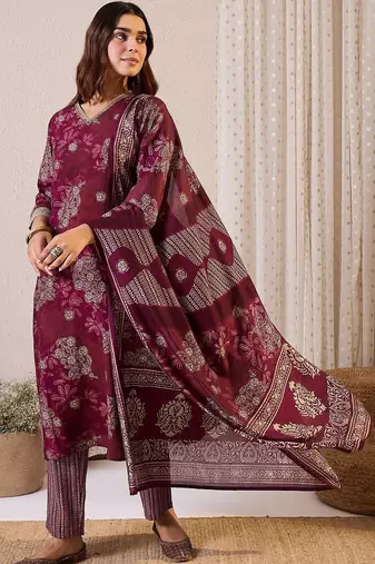 Women Floral Printed Regular Chanderi Silk Kurta with Trousers & With Dupatta