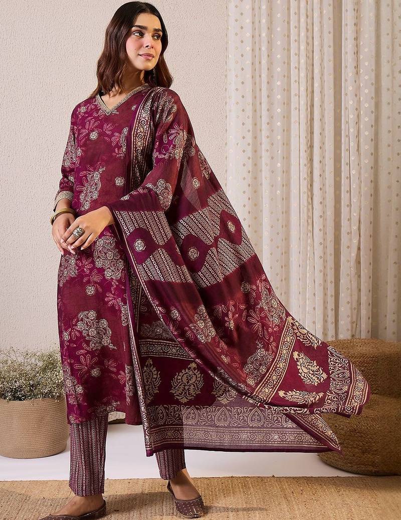 Women Floral Printed Regular Chanderi Silk Kurta with Trousers & With Dupatta