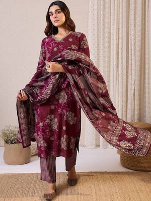 Women Floral Printed Regular Chanderi Silk Kurta with Trousers & With Dupatta 5