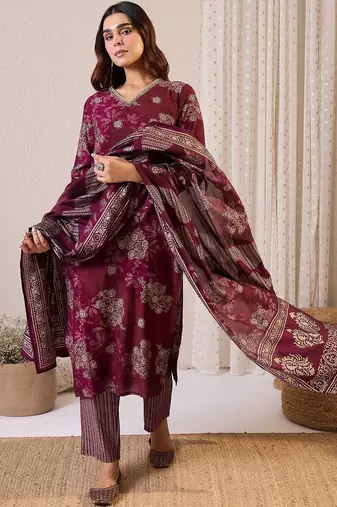 Women Floral Printed Regular Chanderi Silk Kurta with Trousers & With Dupatta