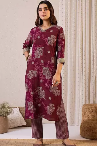 Women Floral Printed Regular Chanderi Silk Kurta with Trousers & With Dupatta