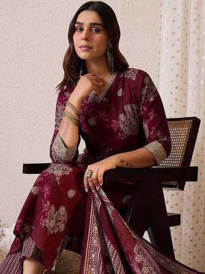 Women Floral Printed Regular Chanderi Silk Kurta with Trousers & With Dupatta 7