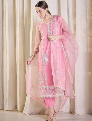 Floral Embroidered Thread Work Organza Kurta With Trousers & Dupatta 2