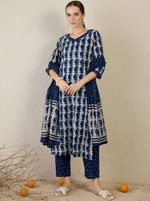 Women Paisley Printed Pure Cotton Kurta with Trousers & Dupatta 2