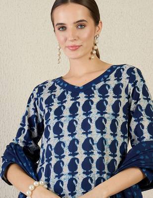 Women Paisley Printed Pure Cotton Kurta with Trousers & Dupatta 3