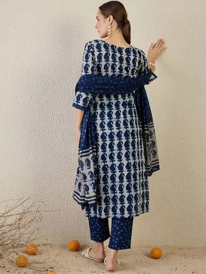 Women Paisley Printed Pure Cotton Kurta with Trousers & Dupatta 5