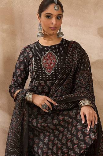 Women Ethnic Motifs Printed Regular Thread Work  Cotton Kurta with Trousers & With Dupatta