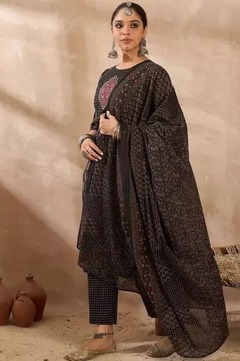 Women Ethnic Motifs Printed Regular Thread Work Pure Cotton Kurta with Trousers & With Dupatta
