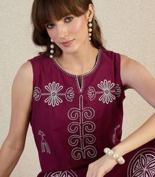 Floral Embroidered Notch Neck Thread Work Pure Cotton Straight Kurta & Palazzos