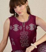 Floral Embroidered Notch Neck Thread Work Pure Cotton Straight Kurta & Palazzos
