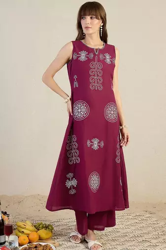Floral Embroidered Notch Neck Thread Work Pure Cotton Straight Kurta & Palazzos