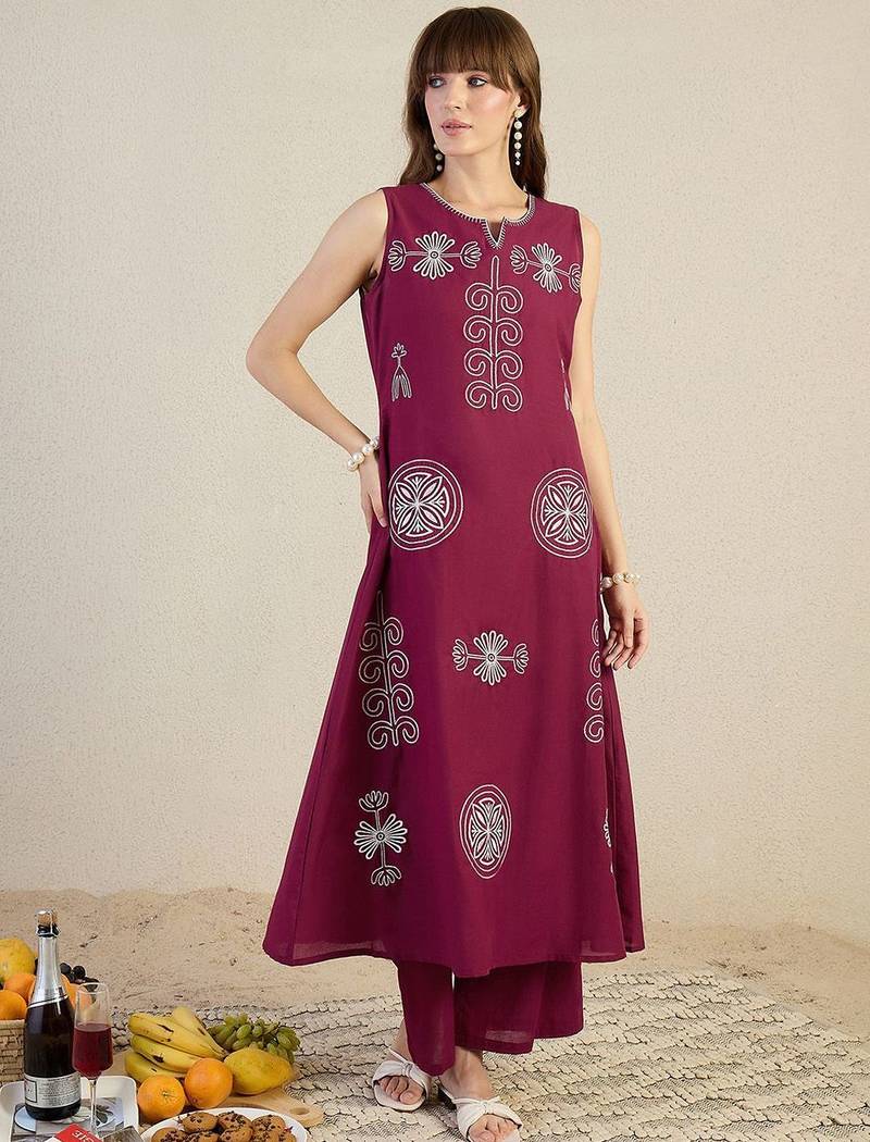 Floral Embroidered Notch Neck Thread Work Pure Cotton Straight Kurta & Palazzos