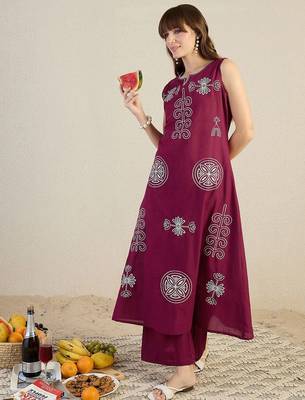 Floral Embroidered Notch Neck Thread Work Pure Cotton Straight Kurta & Palazzos 5