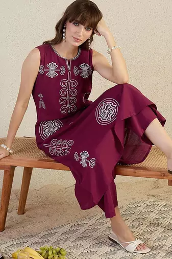 Floral Embroidered Notch Neck Thread Work Pure Cotton Straight Kurta & Palazzos