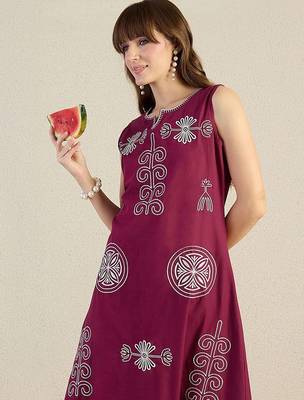 Floral Embroidered Notch Neck Thread Work Pure Cotton Straight Kurta & Palazzos 7