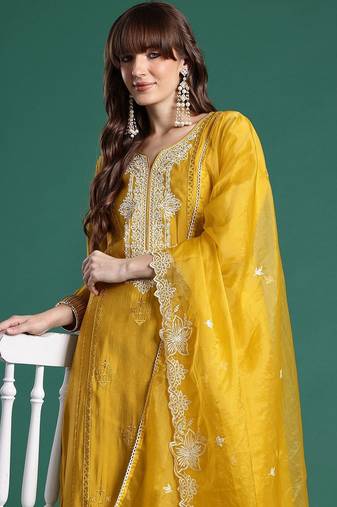 Floral Embroidered Thread Work Kurta With Trousers & Dupatta