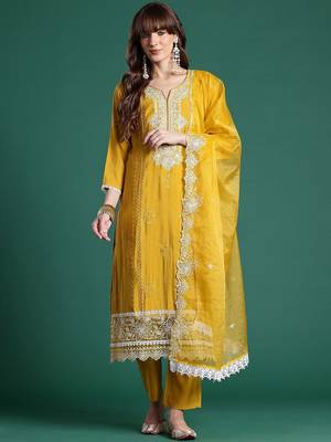 Floral Embroidered Thread Work Kurta With Trousers & Dupatta 5