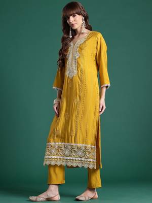 Floral Embroidered Thread Work Kurta With Trousers & Dupatta 6