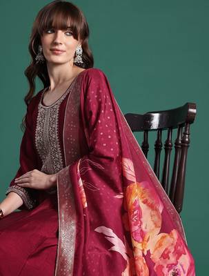 Ethnic Motifs Embroidered Sequinned Kurta with Trousers & With Dupatta 1