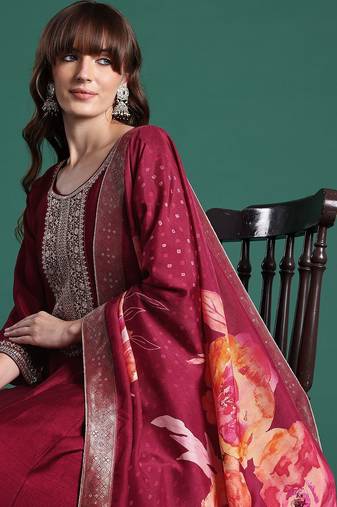 Ethnic Motifs Embroidered Sequinned Kurta with Trousers & With Dupatta