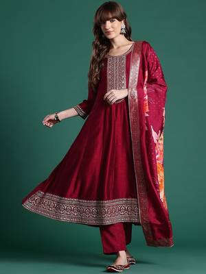 Ethnic Motifs Embroidered Sequinned Kurta with Trousers & With Dupatta 5