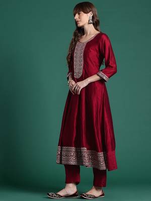 Ethnic Motifs Embroidered Sequinned Kurta with Trousers & With Dupatta 6