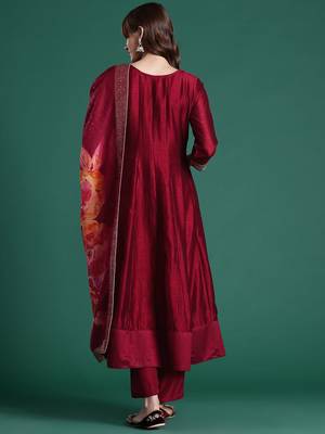Ethnic Motifs Embroidered Sequinned Kurta with Trousers & With Dupatta 7