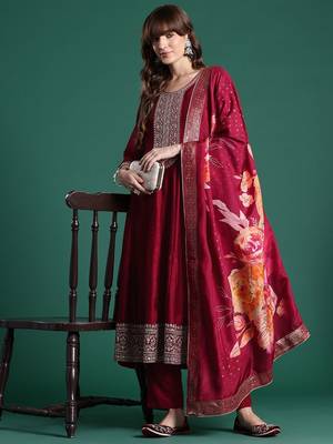Ethnic Motifs Embroidered Sequinned Kurta with Trousers & With Dupatta 8