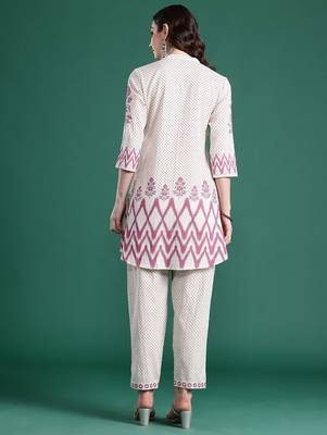 Printed Regular Kurta with Trousers 5