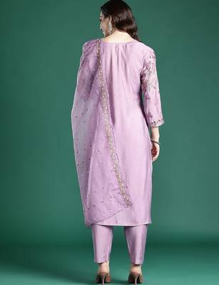 Floral Embroidered Kurta with Trousers & Dupatta 7