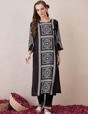 Ethnic Motifs Printed Round Neck Pure Cotton Straight Kurta With Trousers 1
