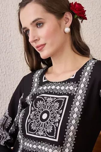 Ethnic Motifs Printed Round Neck Pure Cotton Straight Kurta With Trousers