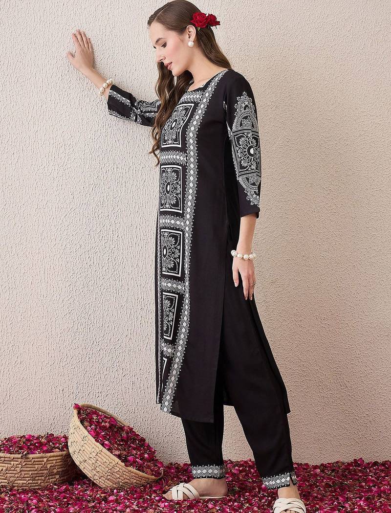 Ethnic Motifs Printed Round Neck Pure Cotton Straight Kurta With Trousers