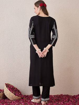 Ethnic Motifs Printed Round Neck Pure Cotton Straight Kurta With Trousers 4