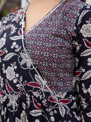 Women Floral Printed Gotta Patti Pure Cotton Kurta with Trousers & With Dupatta 3