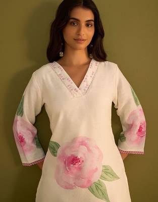 Floral Printed V-Neck Straight Sequinned Linen Kurta With Trousers And Dupatta 6