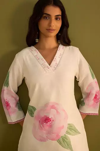 Floral Printed V-Neck Straight Sequinned Linen Kurta With Trousers And Dupatta