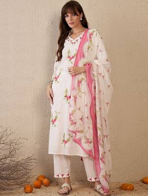 Women Floral Embroidered Regular Thread Work Pure Cotton Kurta with Trousers & With Dupatta 1