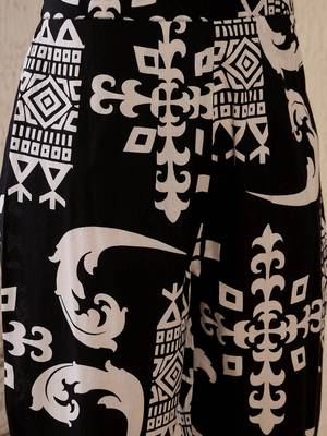 Women Printed Regular Pure Cotton Kurta with Trousers 4