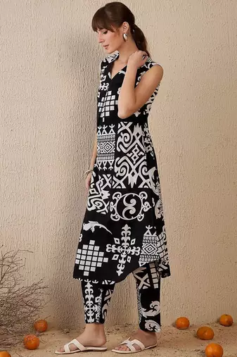 Women Printed Regular Pure Cotton Kurta with Trousers