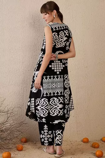 Women Printed Regular Pure Cotton Kurta with Trousers