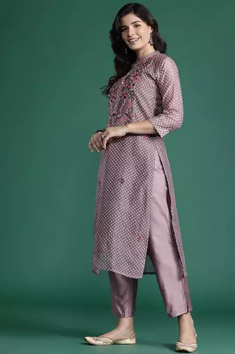 Floral Printed Thread Work Chanderi Silk Kurta with Trousers & With Dupatta