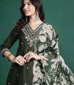 Ethnic Motifs Embroidered Thread Work Kurta with Salwar & With Dupatta