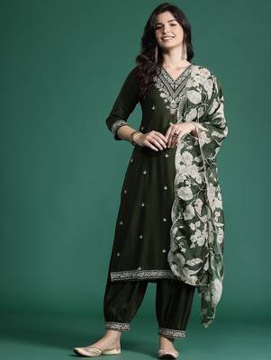 Ethnic Motifs Embroidered Thread Work Kurta with Salwar & With Dupatta 5